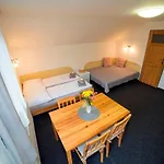 222 - Family In Gæstehus 3*