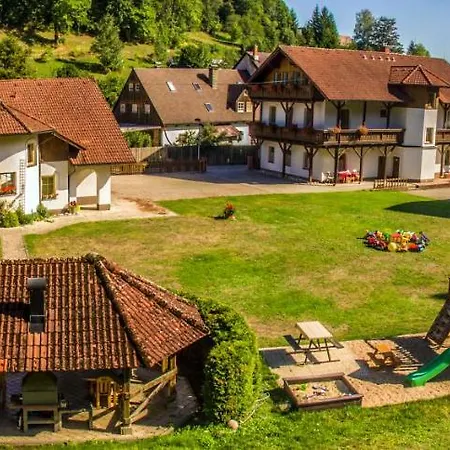 Pensionat 222 - Family In