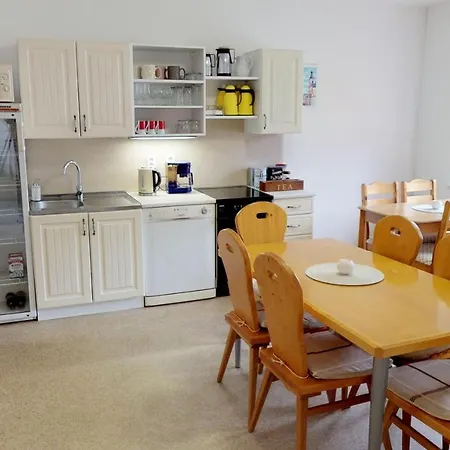 222 - Family In Pensionat